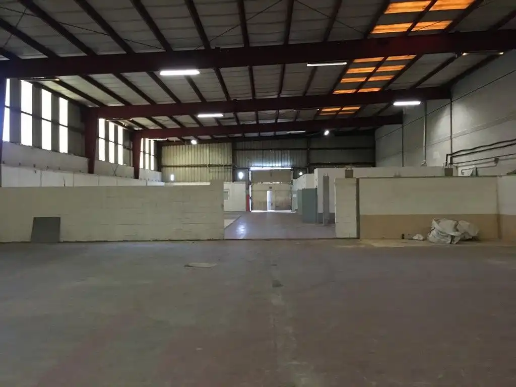 Nave industrial en venta en Teo
