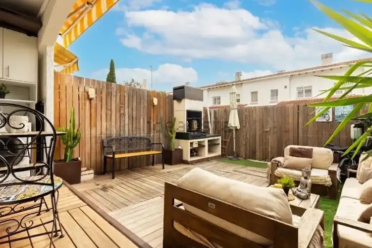 Terrasse von Einfamilien-Reihenhaus zum Verkauf in Castelldefels