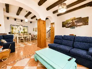 Sala d'estar de Casa adosada en venda en Centro