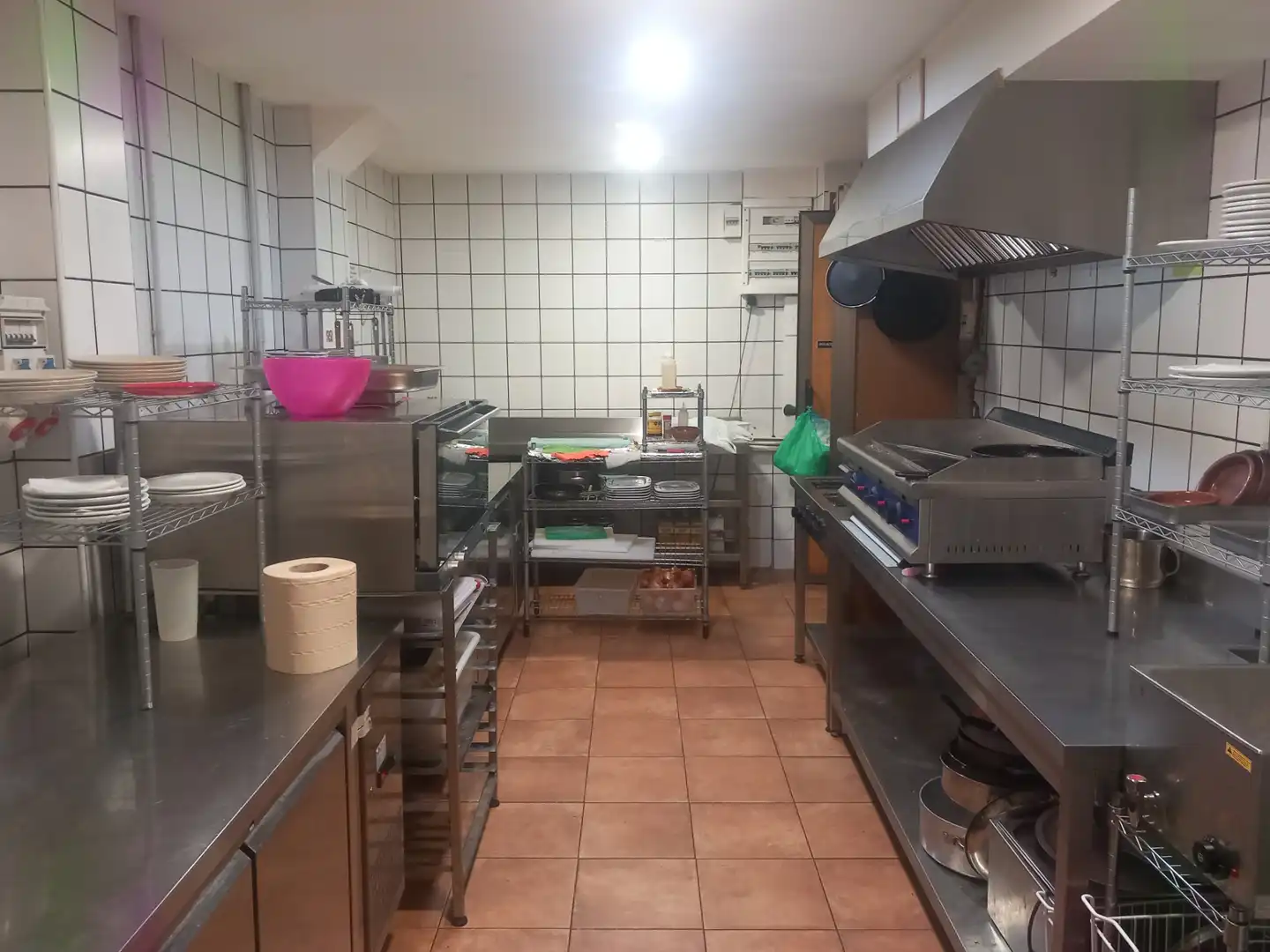 Cuina de Local en traspas en Reus amb Aire condicionat i Moblat