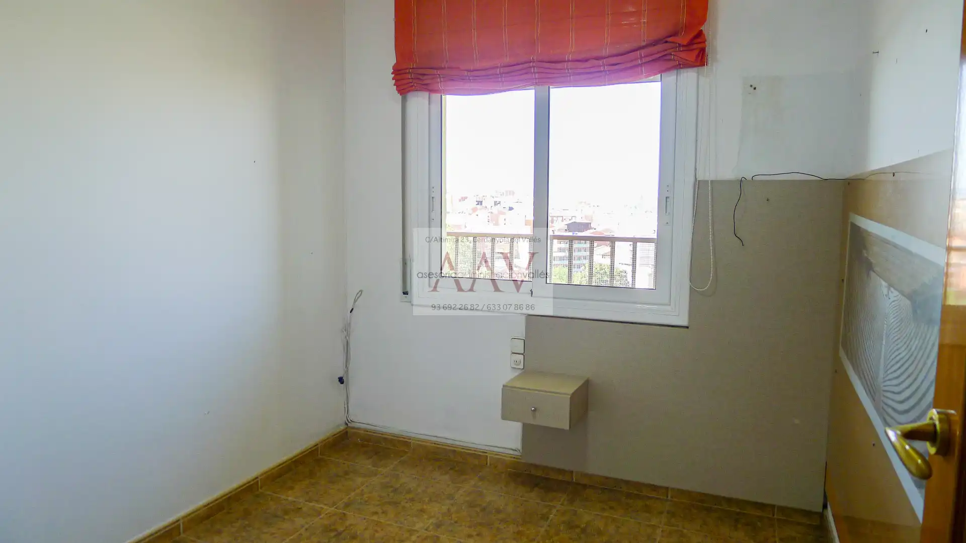 Habitación de Piso en venta en Cerdanyola del Vallès con Calefacción, Horno y Balcón