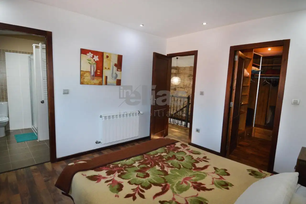 Dormitori de Casa o xalet en venda en Vimianzo amb Calefacció, Jardí privat i Terrassa