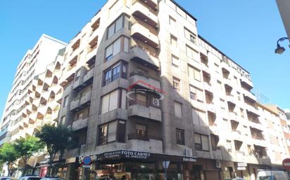 Vista exterior de Apartament en venda en León Capital  amb Terrassa