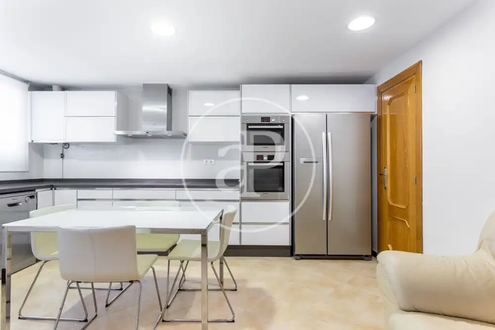 Cocina de Dúplex de alquiler en Burjassot con Aire acondicionado, Calefacción y Amueblado