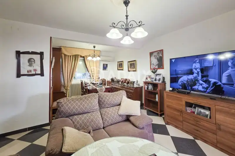 Living room of Houses for sale in Úbeda  with Air Conditioner, Heating and Terrace