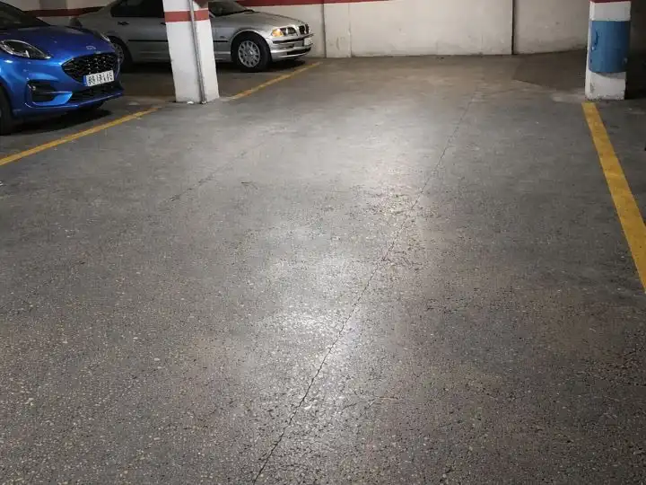 Parkplatz von Garage zur Miete in Valencia