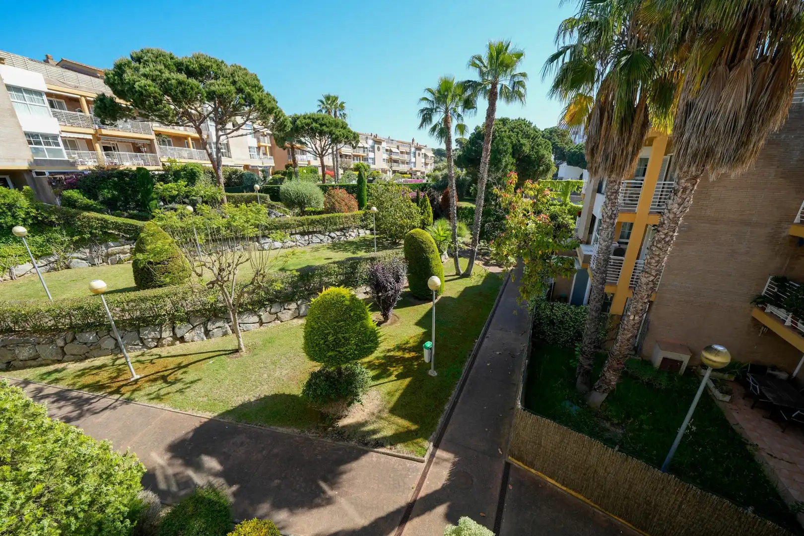 Außenansicht von Wohnung zur Miete in Sant Andreu de Llavaneres mit Schwimmbad