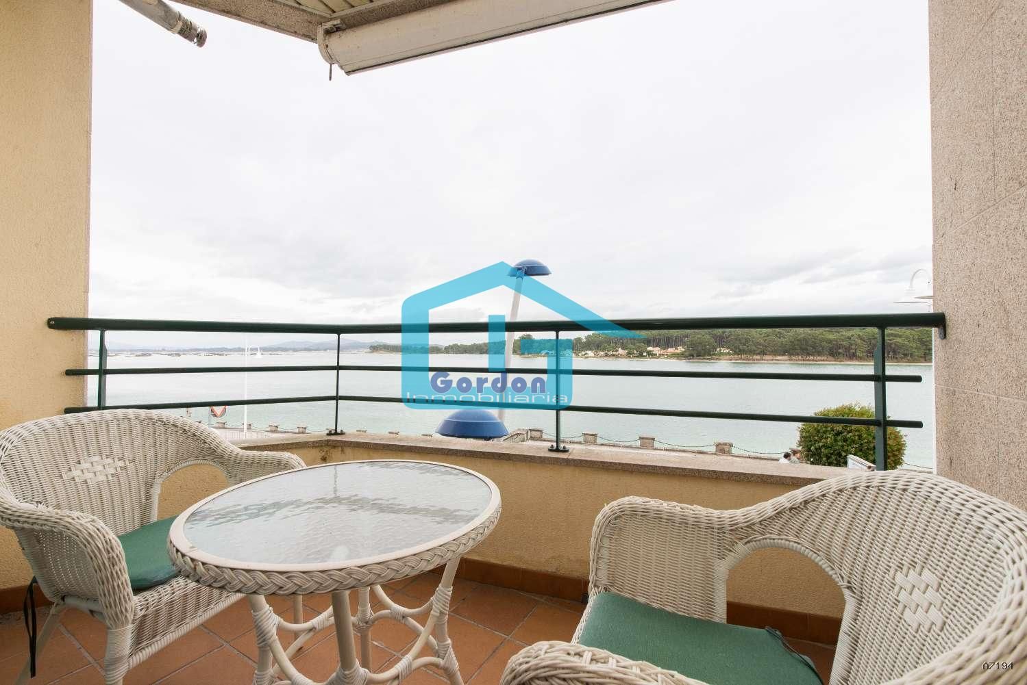 Terraza de Piso en venta en O Grove   con Calefacción, Terraza y Piscina