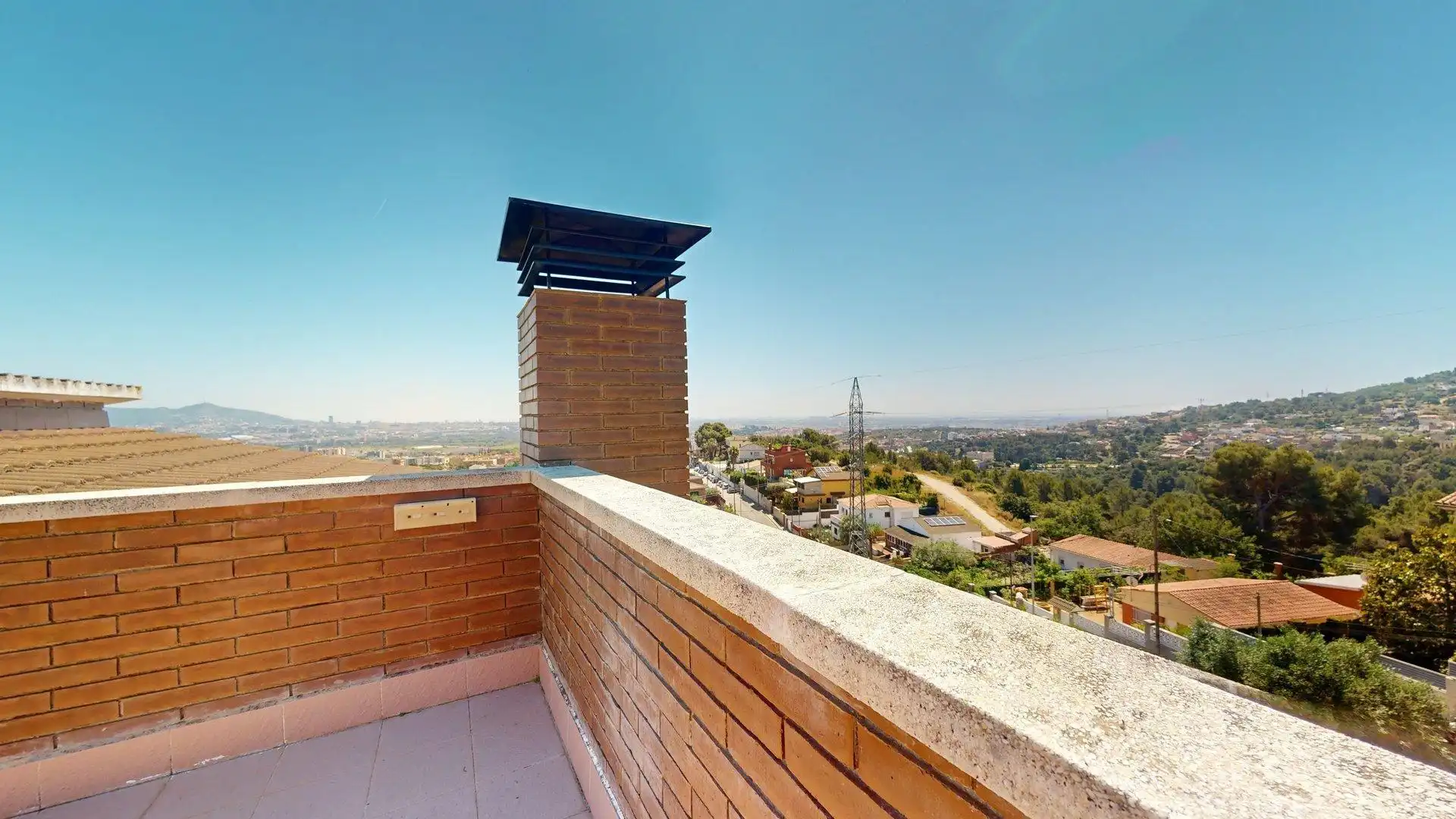 Vista exterior de Casa o xalet en venda en Sant Boi de Llobregat amb Aire condicionat, Calefacció i Jardí privat