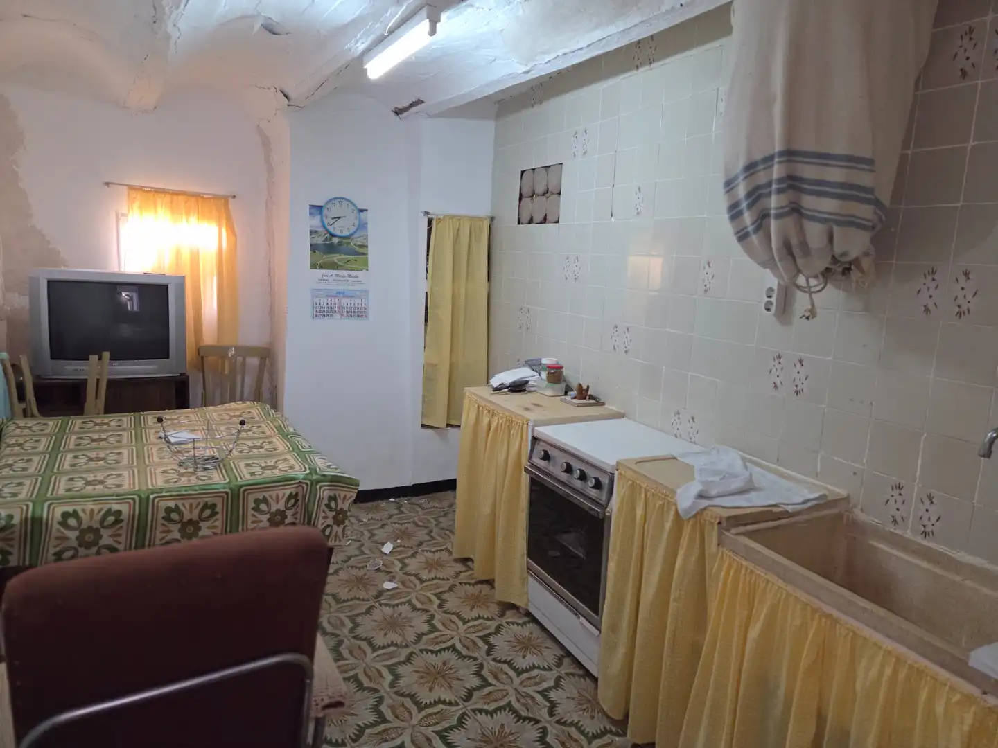 Cuina de Casa o xalet en venda en Alfambra amb Terrassa i Moblat