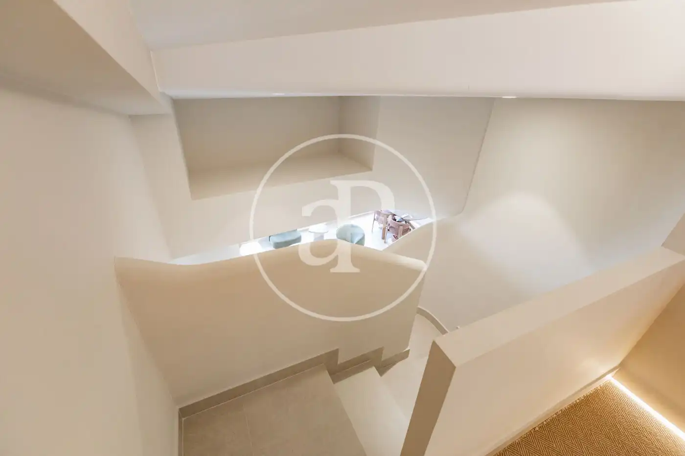 Flat for sale in Madrid  with Air Conditioner, Heating and Furnished