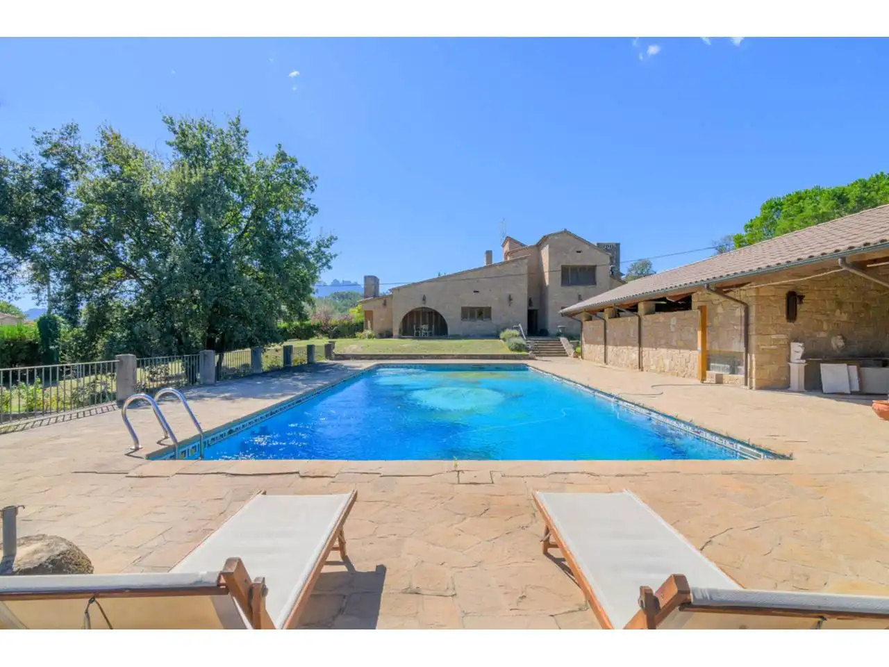 Schwimmbecken von Haus oder Chalet zum Verkauf in Sant Vicenç de Castellet mit Klimaanlage, Heizung und Privatgarten