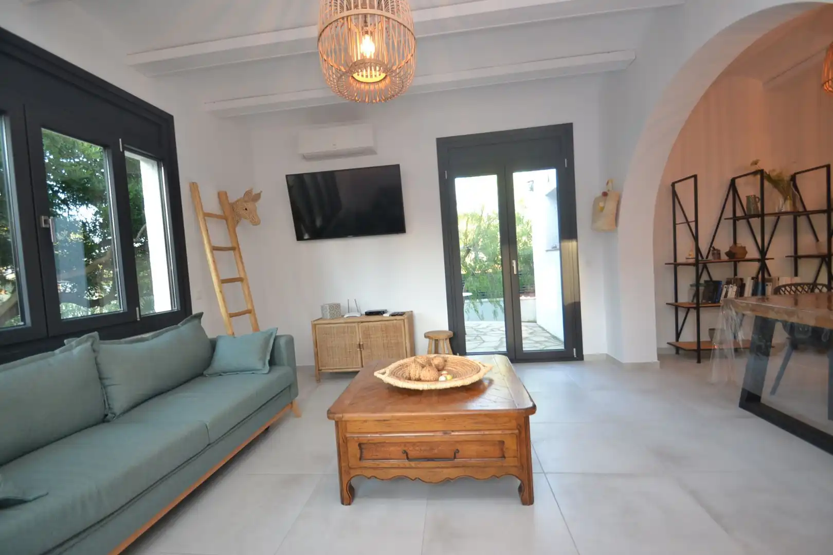 Sala d'estar de Casa o xalet en venda en Mont-roig del Camp amb Aire condicionat, Calefacció i Jardí privat