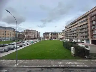 Vista exterior de Apartament de lloguer en León Capital  amb Calefacció, Parquet i Terrassa