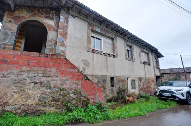 Casa-chalet en Venta en Tineo