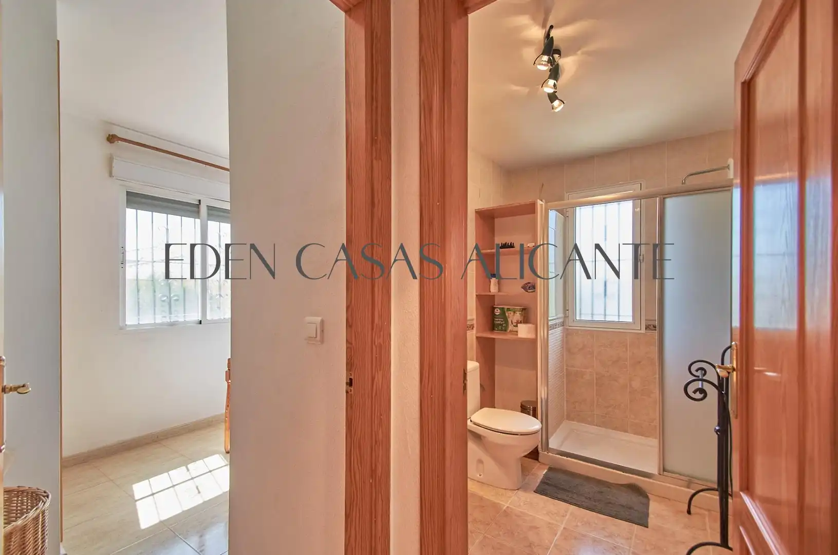 Baño de Casa o chalet en venta en Busot con Aire acondicionado, Calefacción y Jardín privado