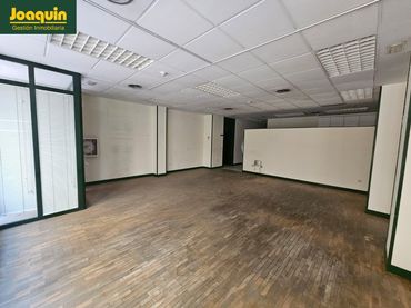 Local comercial de lloguer a Centro