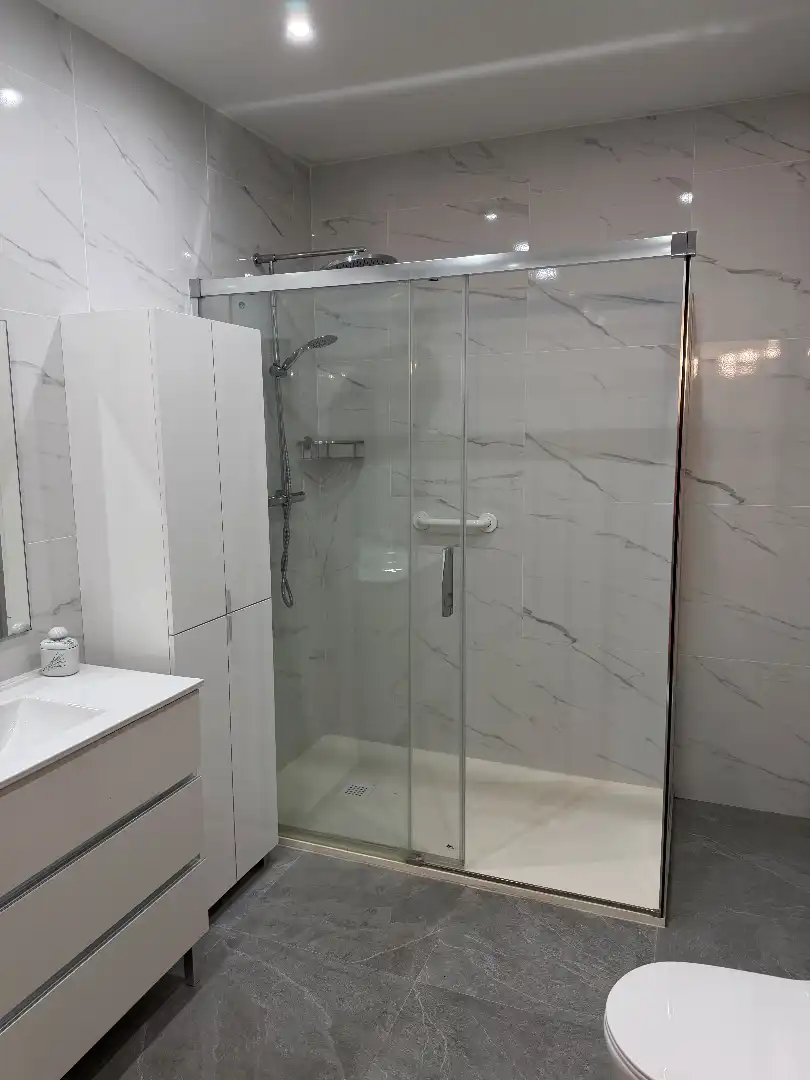 Baño de Piso de alquiler en Barcelona con Aire acondicionado, Parquet y Amueblado