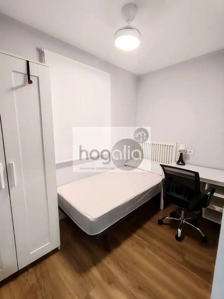 Schlafzimmer von Erdgeschoss zur Miete in Sur