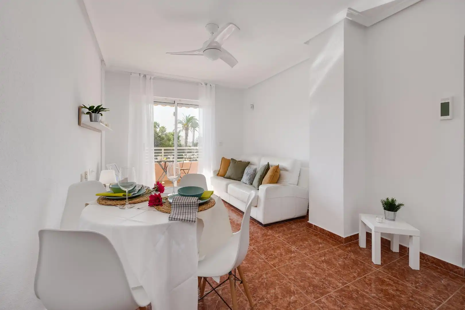 Comedor de Apartamento en venta en Torrevieja con Terraza, Amueblado y Piscina comunitaria