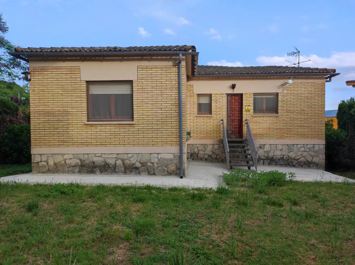 Vista exterior de Casa o xalet en venda en Sant Llorenç d'Hortons amb Jardí privat, Terrassa i Traster