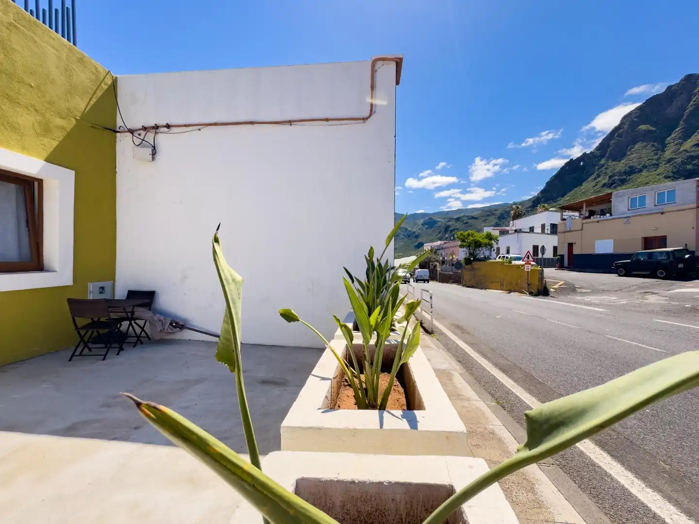 Vista exterior de Casa o xalet en venda en Los Silos amb Aire condicionat, Terrassa i Moblat