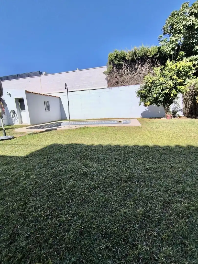Swimming pool of Houses for sale in Avenida Juan Diego