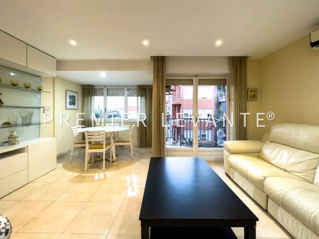 Piso en Alquiler en Calle SAN VICENTE en Mercado