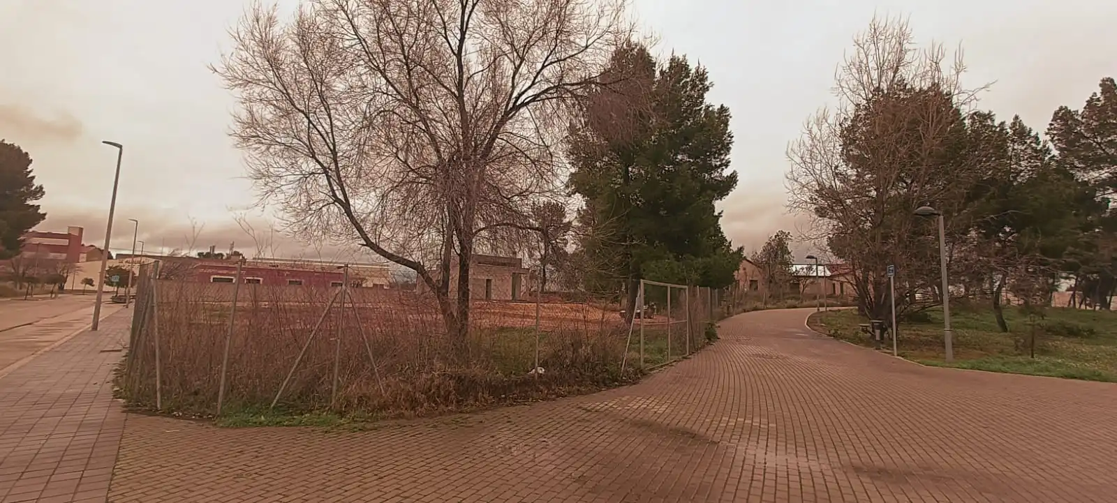 Außenansicht von Residential zum Verkauf in Almansa