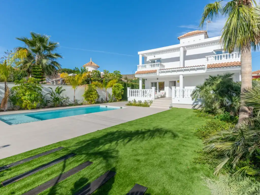 Exterior view of Houses for sale in El Campello  with Air Conditioner, Private garden and Swimming Pool