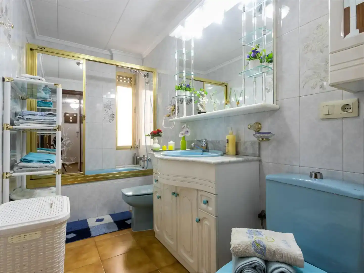 Bany de Apartament en venda en Santa Pola amb Aire condicionat, Jardí privat i Piscina
