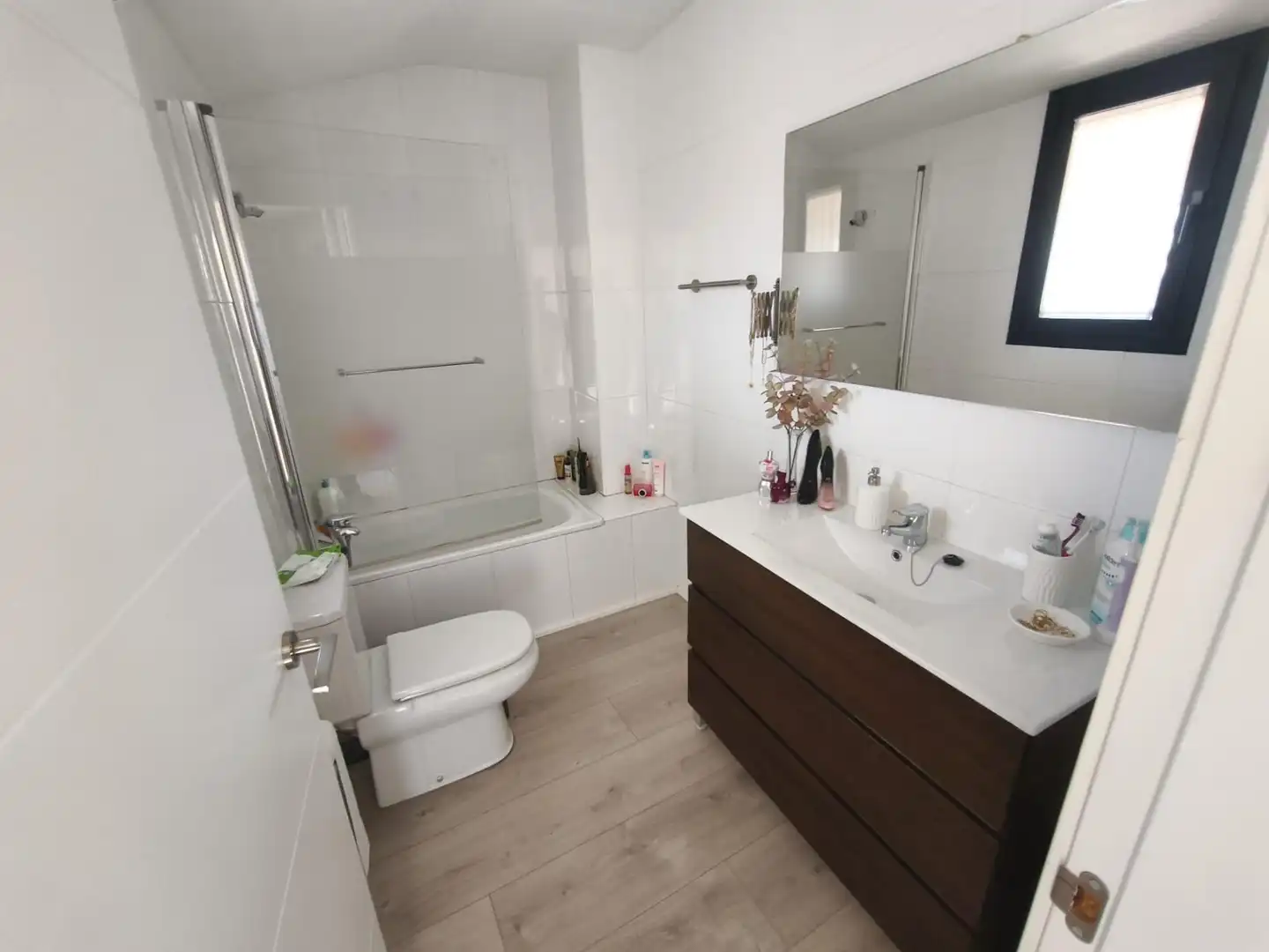 Baño de Piso en venta en Terrassa con Aire acondicionado, Parquet y Alarma