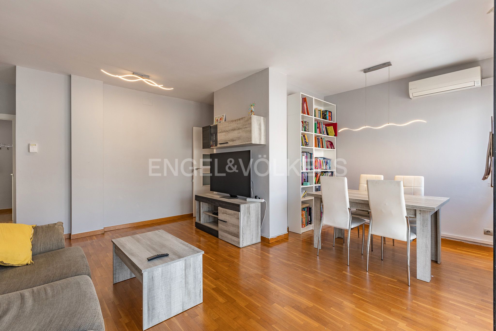 Sala de estar de Ático en venta en Sabadell con Aire acondicionado, Calefacción y Parquet