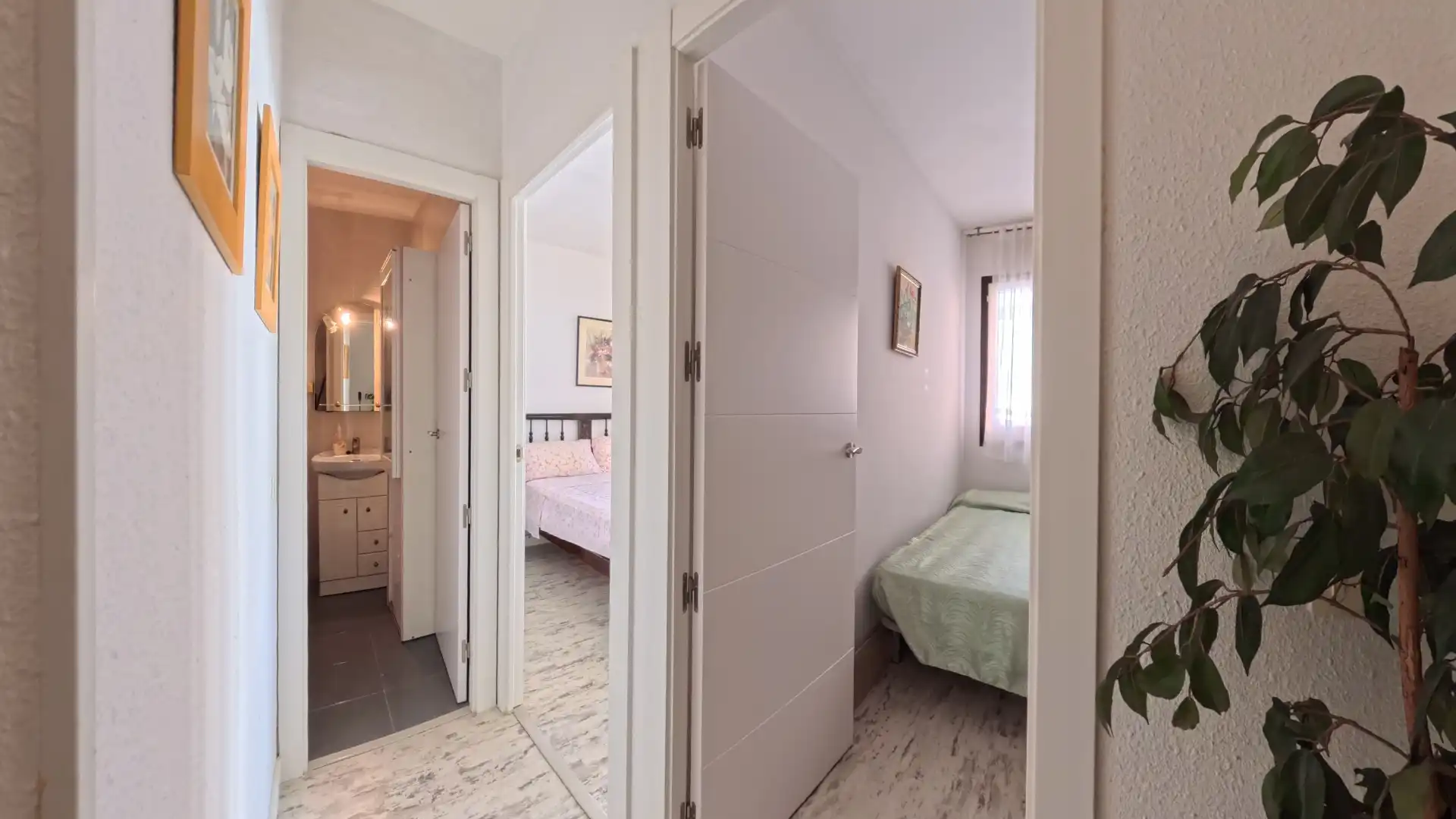 Schlafzimmer von Dachboden zum Verkauf in Cunit mit Parkett, Terrasse und Balkon