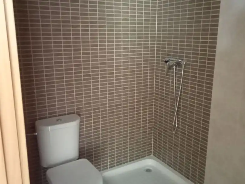 Bathroom of Flat for sale in Garrafe de Torío