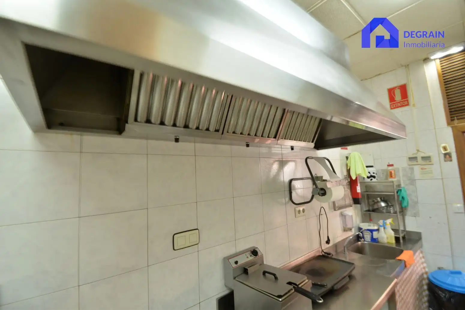 Cuina de Local de lloguer en Oviedo 