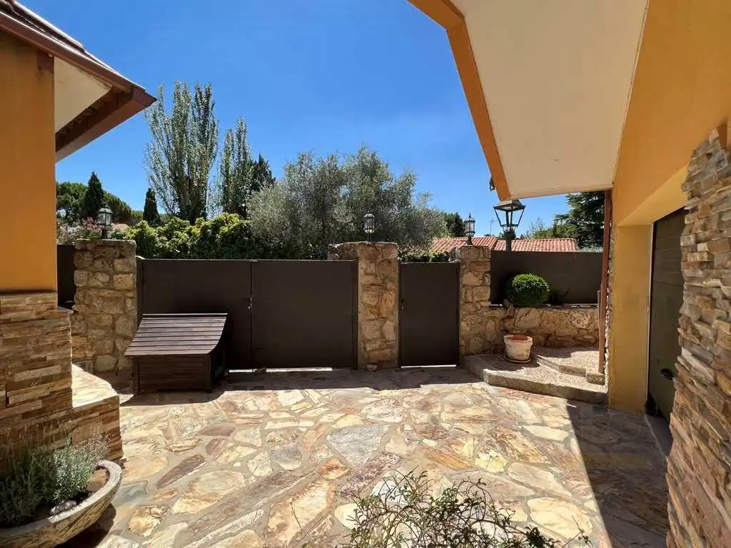 Terrassa de Casa o xalet en venda en Galapagar amb Aire condicionat, Jardí privat i Piscina