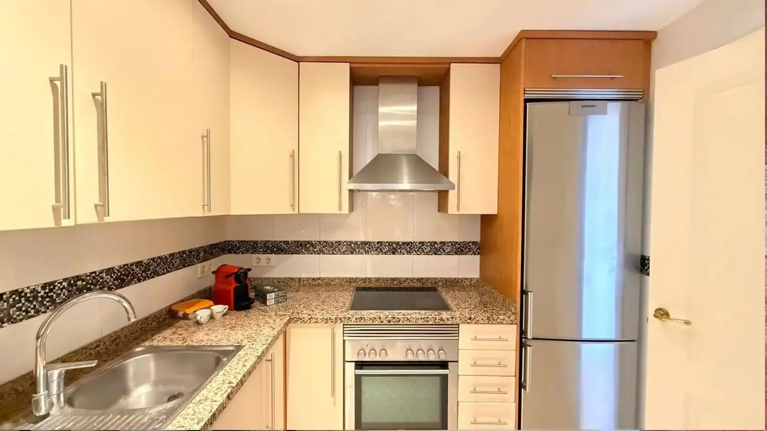 Apartament amb piscina en venda a San Luis de Sabinillas, imagen 8