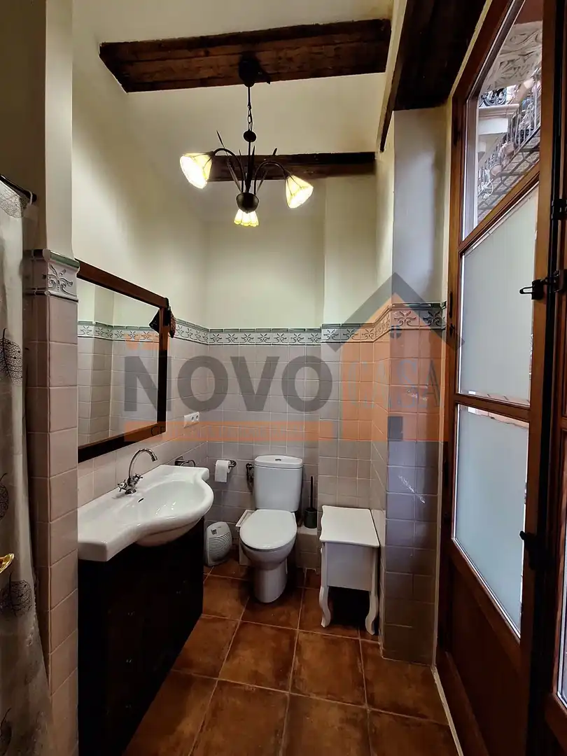 Bathroom of Flat for rent in Valencia  with Air Conditioner