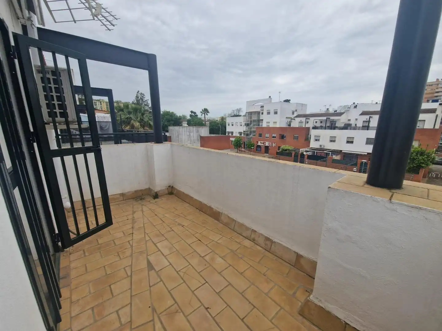 Terrassa de Casa adosada en venda en Jerez de la Frontera amb Aire condicionat i Jardí privat