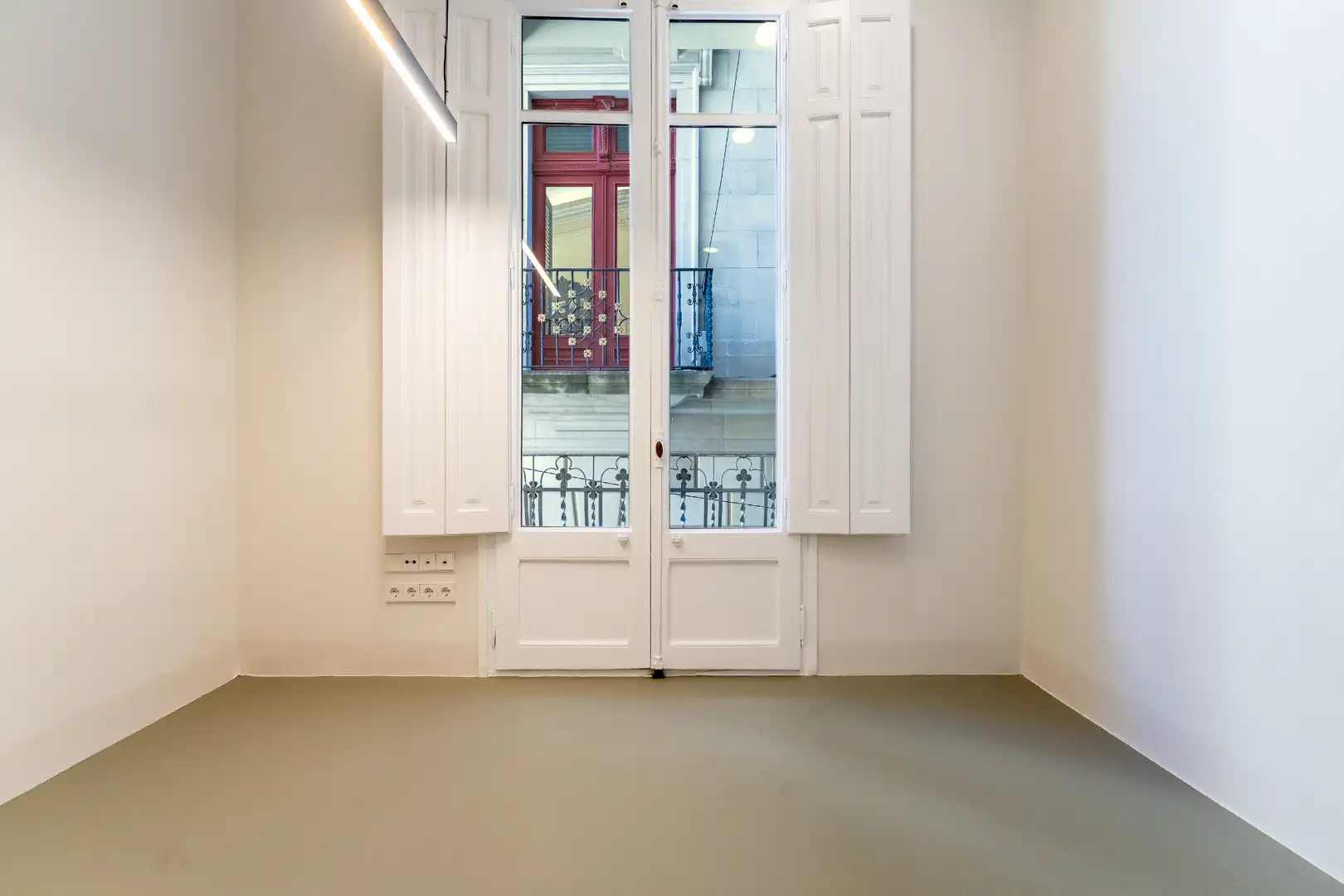 Büro zur Miete in Reus mit Klimaanlage, Heizung und Balkon