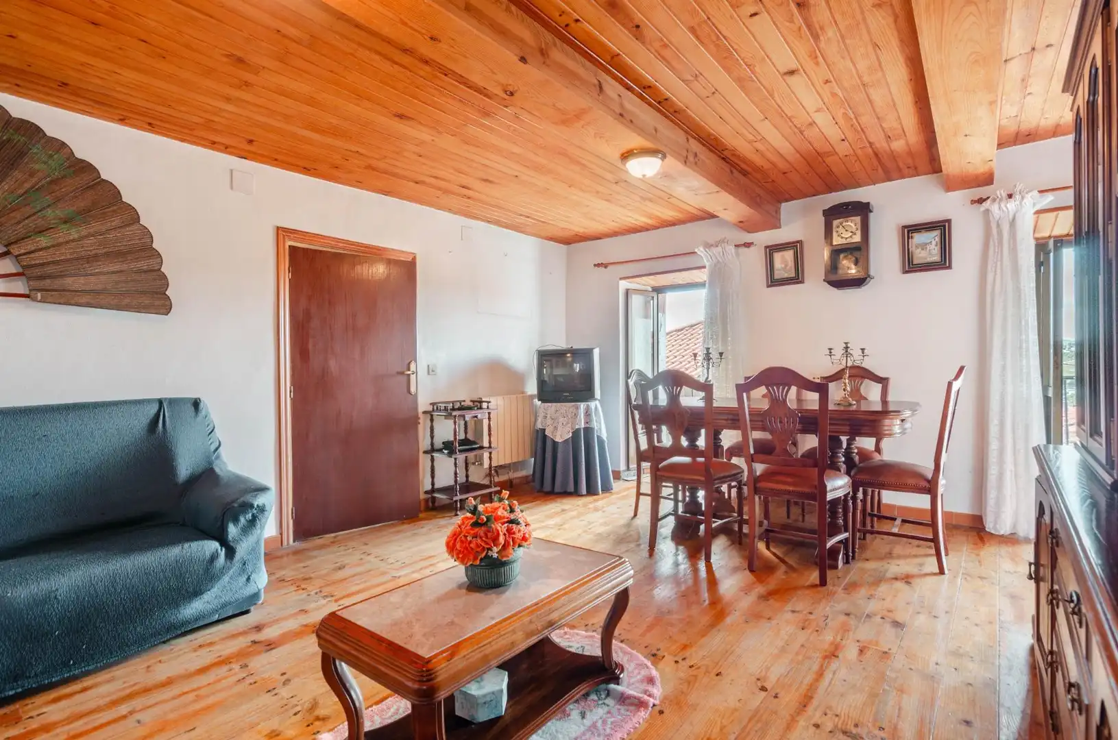 Sala d'estar de Casa o xalet en venda en Valdés - Luarca amb Calefacció, Jardí privat i Terrassa
