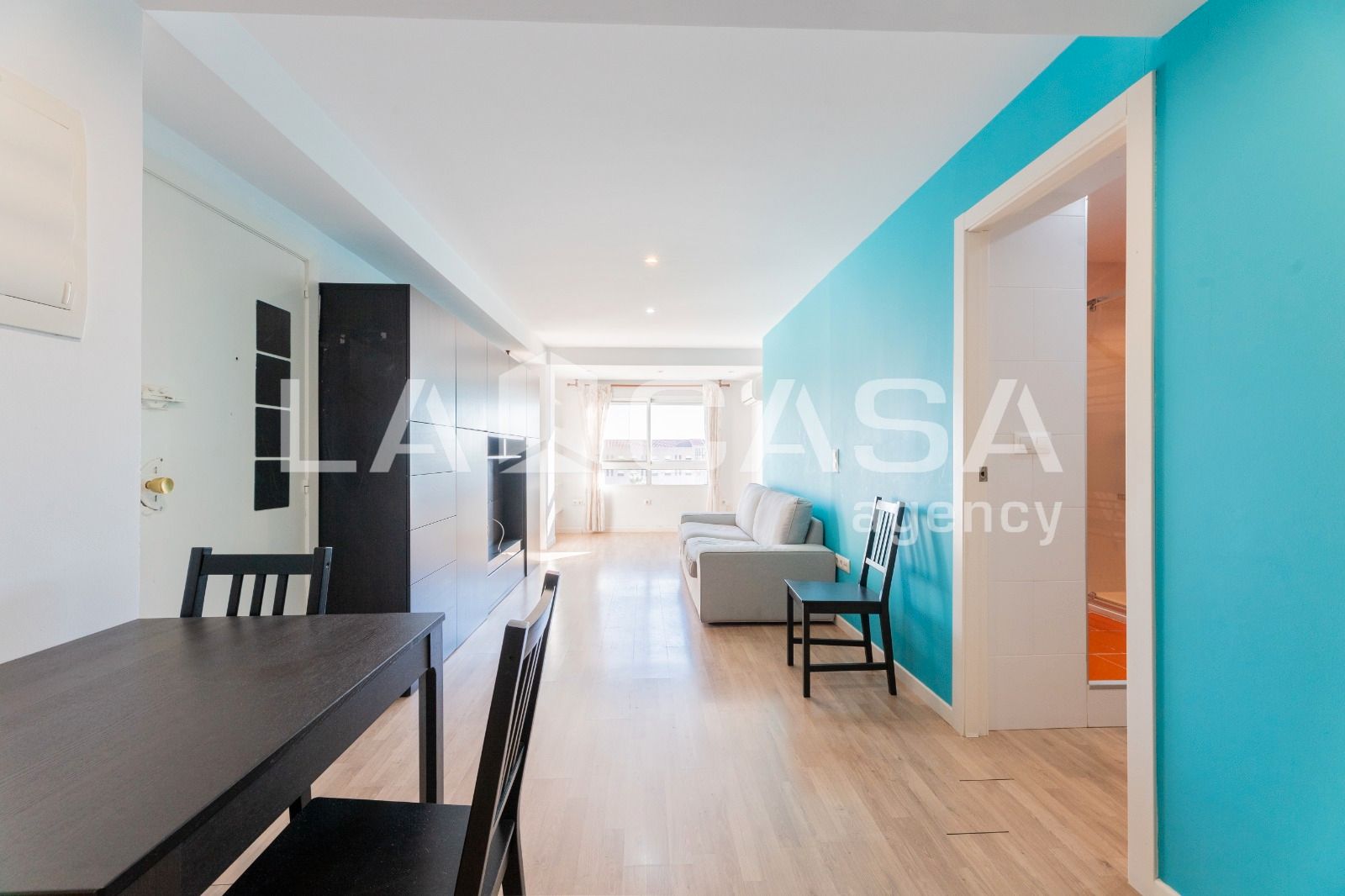 Flat for sale in  Valencia Capital  with Balcony