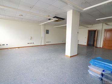 Oficina en venda a Caballero Bonald - San José Obrero - Guadalcacín