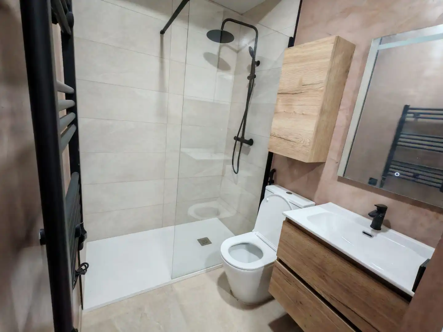 Bathroom of Lofts for sale in Móstoles  with Air Conditioner, Heating and Oven