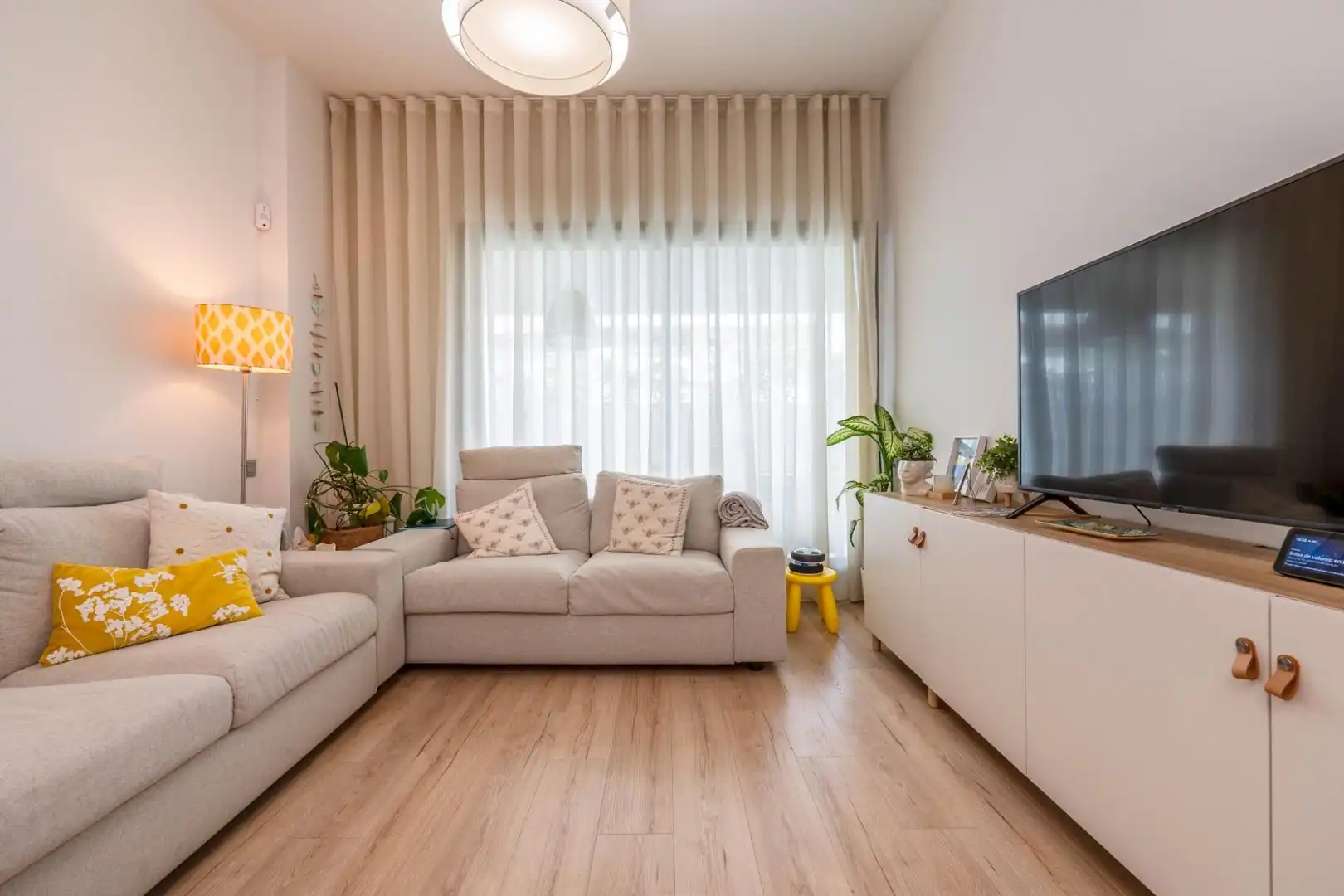 Wohnzimmer von Wohnung zum Verkauf in Granada mit Heizung, Möbliert und Gemeinschaftspool
