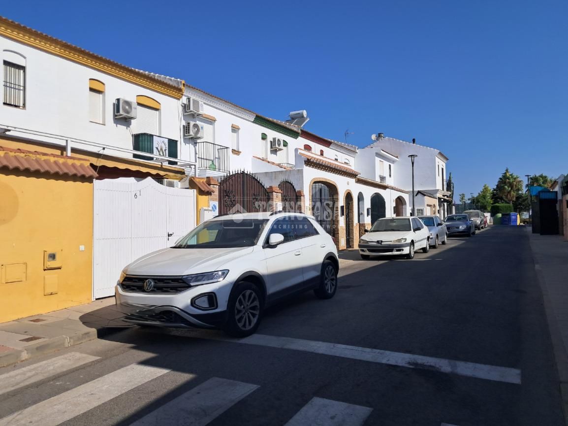 Premises for sale in Pilas