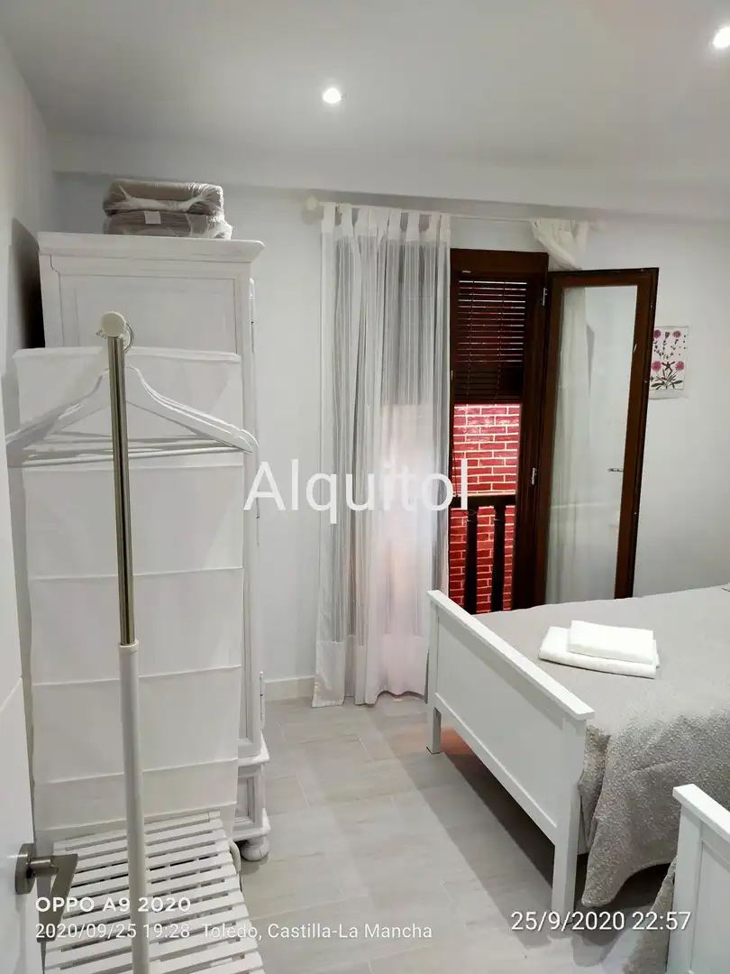 Bedroom of Flat for rent in Toledo  with Air Conditioner, Heating and Terrace