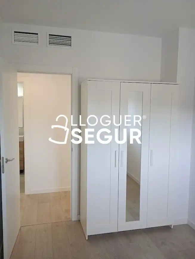 Habitación de Piso de alquiler en Viladecans con Aire acondicionado, Terraza y Trastero