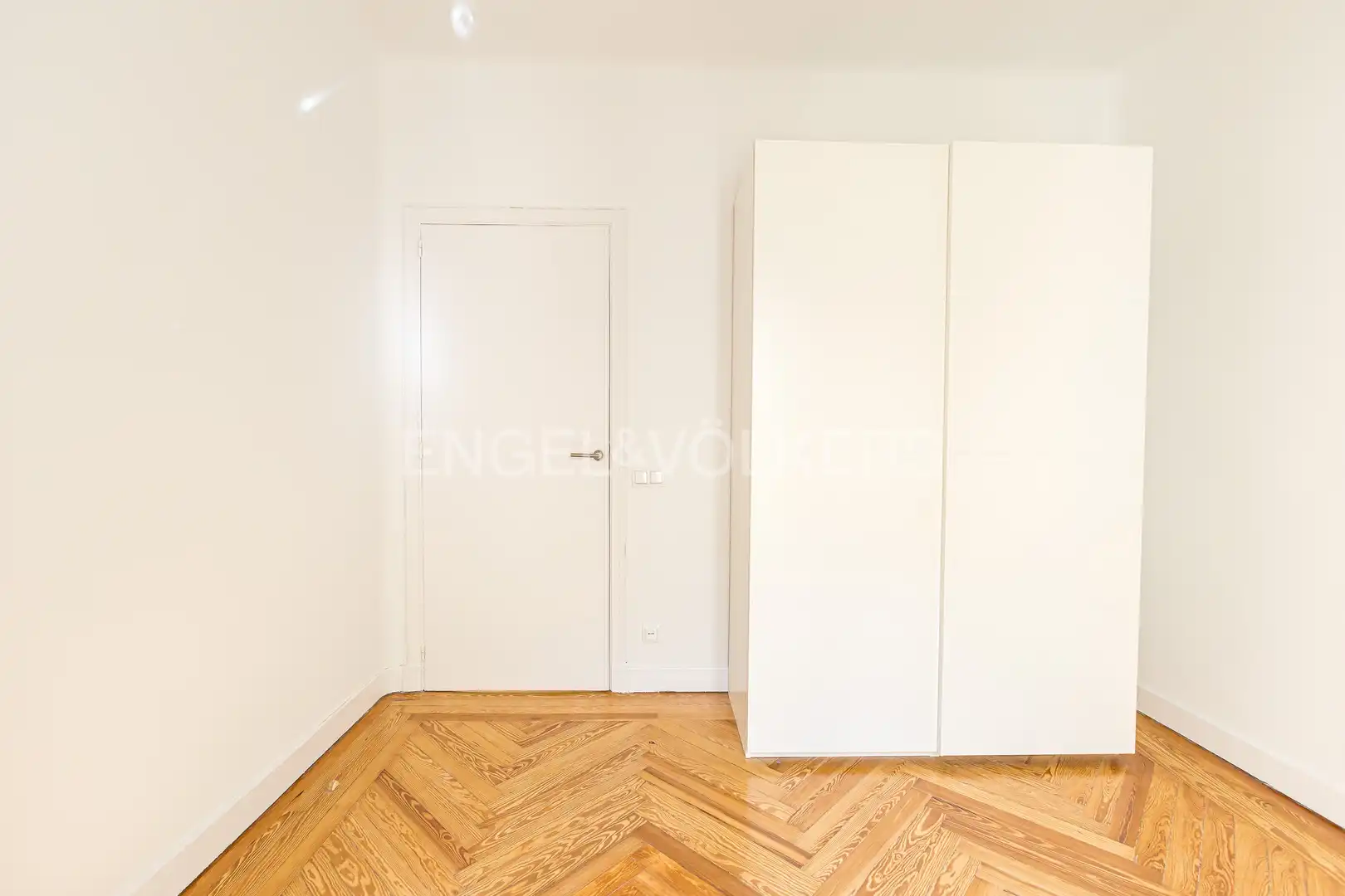 Schlafzimmer von Wohnung zur Miete in Madrid mit Klimaanlage, Heizung und Parkett